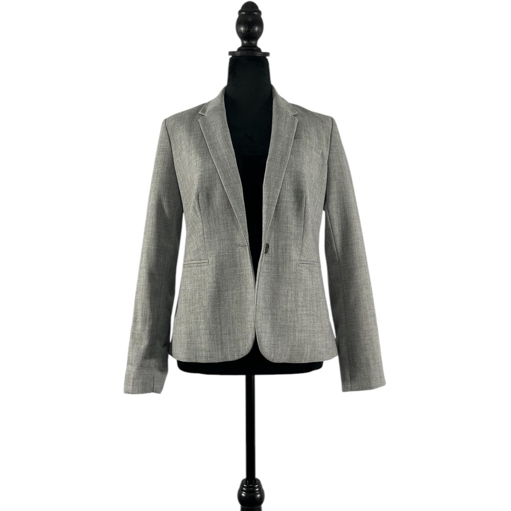 Banana Republic Elegant Light Gray Fitted Blazer, size 4P - Picture 2 of 6